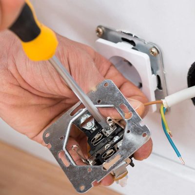 Stopcontact aansluiten